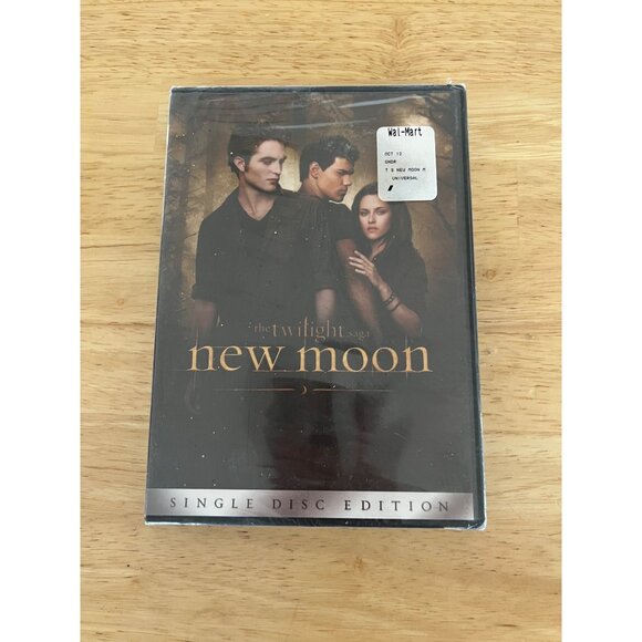 The Twilight Saga New Moon Single Disc Edition DVD 2009 Romance Film New Sealed - Picture 1 of 4